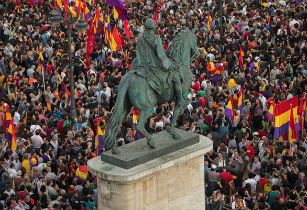 Испанцы против монархии. Начались массовые манифестации